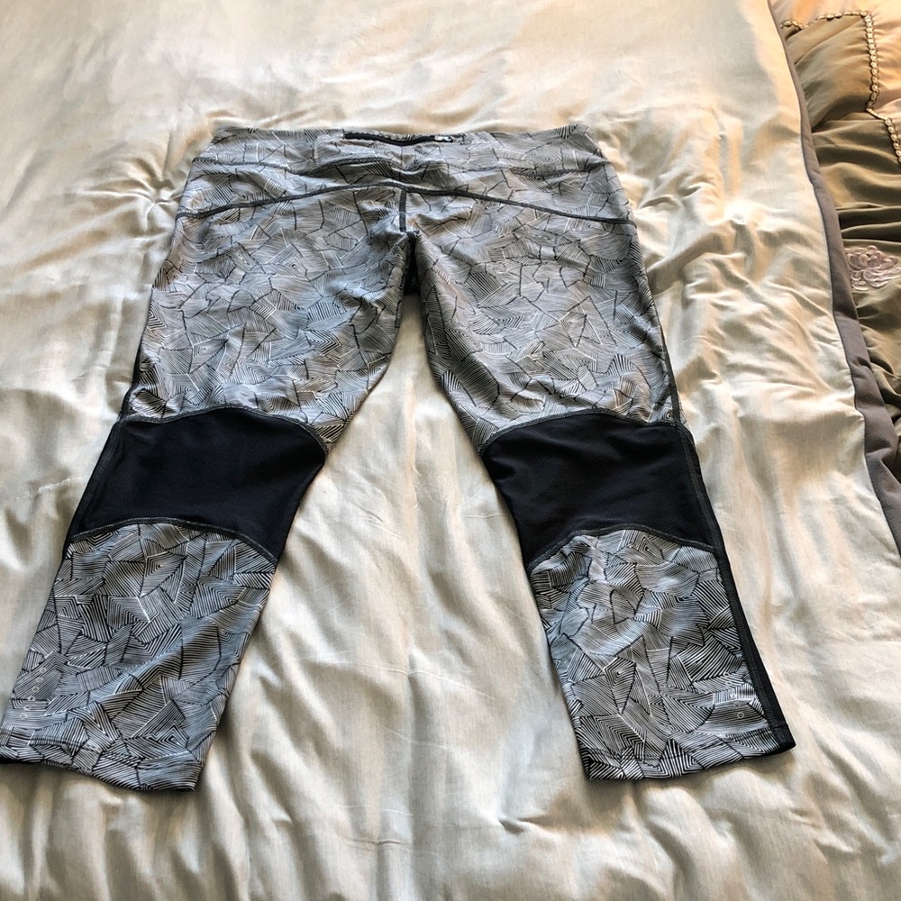 Geometric Patterned Leggings - image 5